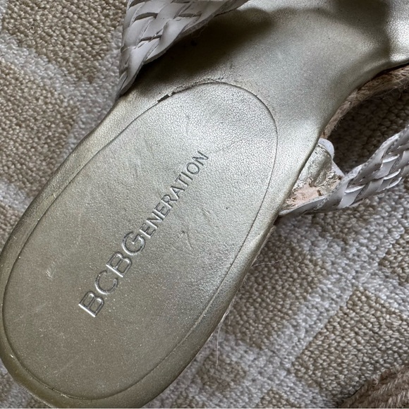 BCBG Generation White Braided Espadrille Wedge Heel Sandals Resort Shoes Size 8 - Picture 4 of 7